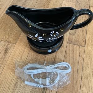 Temp-tations Black and White Floral Gravy Boat with Warming Tray